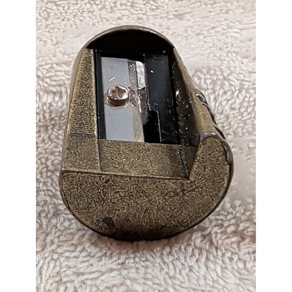 Clover Thimble Pencil Sharpener Antique Bronze Tone Metal Floral Collectible - Picture 5 of 7